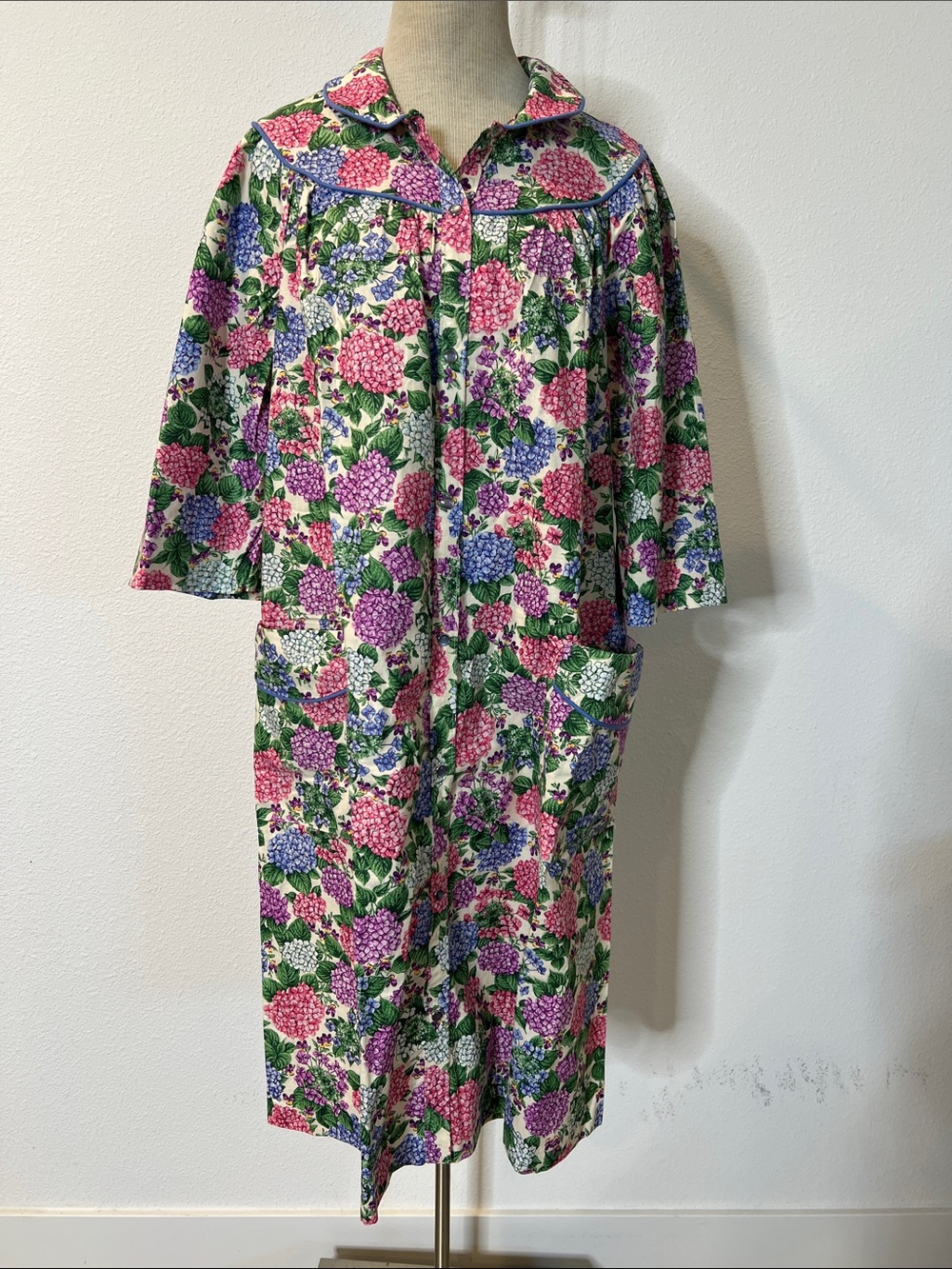 Models Coat Floral Hydrangea Print Housedress Robe Made in USA